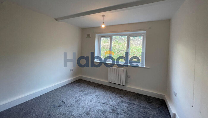 1 Bedroom Flat To Rent In Whinfield Close, Braithwaite, Keighley, BD22