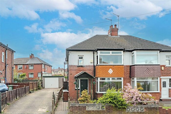 3 Bedroom Semi Detached House For Sale In Merton Avenue, Farsley, Pudsey, West Yorkshire, LS28