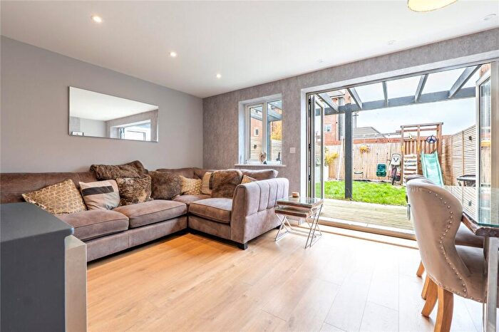 2 Bedroom End Of Terrace House For Sale In Samphire Close, Didcot, OX11