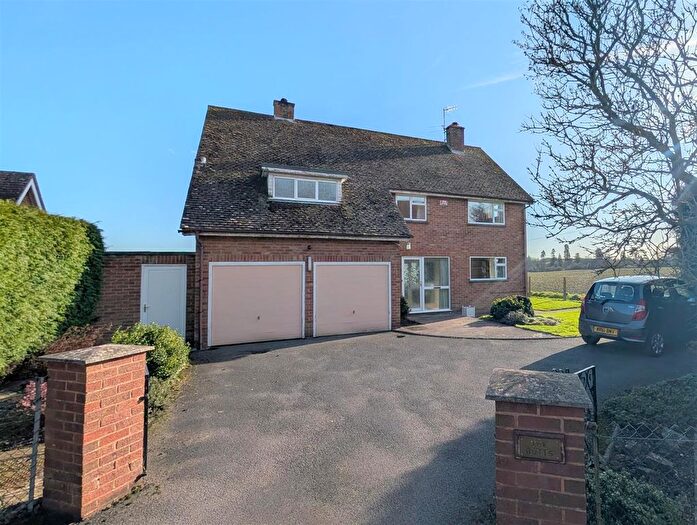 4 Bedroom Detached House For Sale In Bowling Green, Hanley Castle, WR8