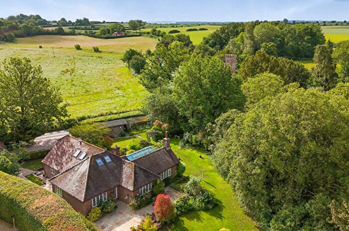4 Bedroom Detached House For Sale In Heather Lane, Up Nately, Hook, RG27