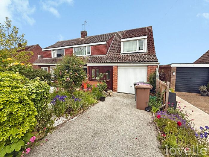 4 Bedroom Semi-Detached House For Sale In Granson Way, Washingborough, LN4