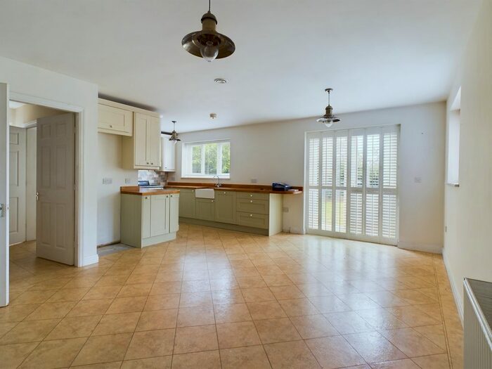 4 Bedroom Detached House For Sale In Riseway, Long Riston, Hull, HU11