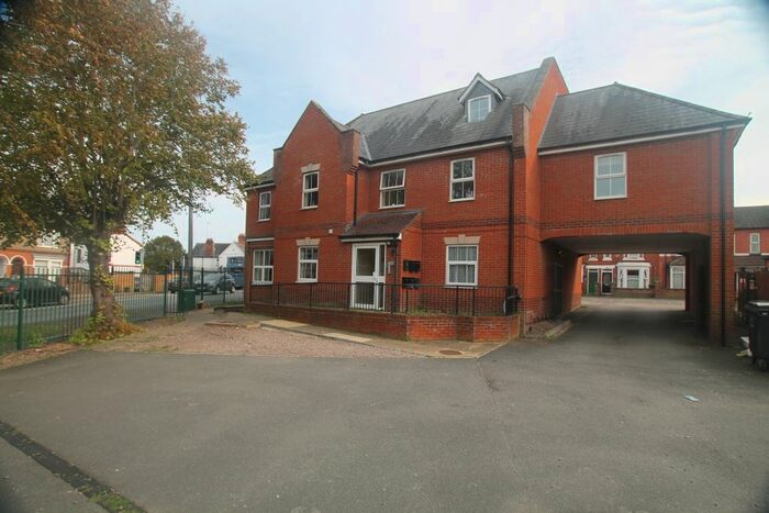 2 Bedroom Flat To Rent In Irchester Road, Rushden, NN10