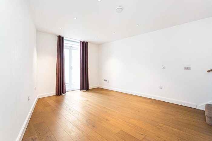 1 Bedroom Flat To Rent In Fulham Road, London, SW10