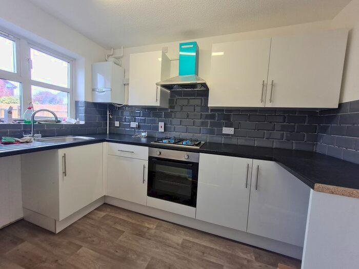 3 Bedroom Property To Rent In Heather Walk, Ivybridge, PL21