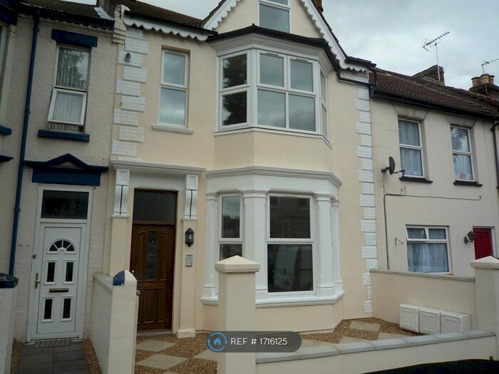 2 Bedroom Maisonette To Rent In Copenhagen Road, Gillingham, ME7