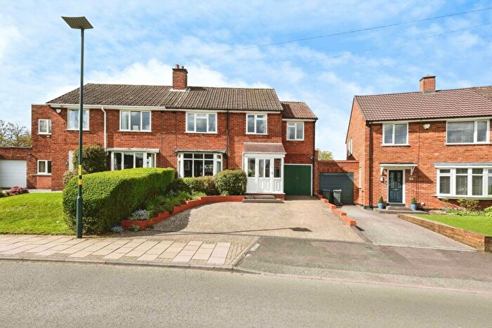 4 Bedroom Semi Detached House For Sale In Long Mynd Road, Northfield, Birmingham, B31
