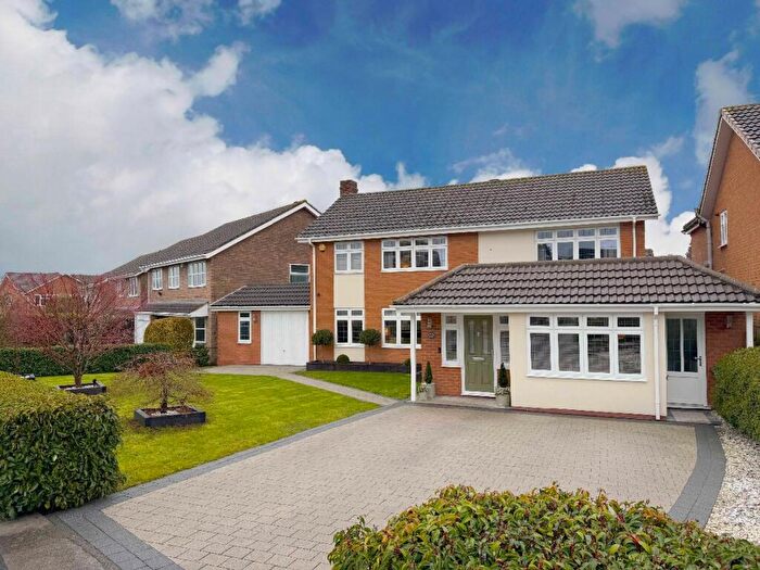 4 Bedroom Detached House For Sale In Purnells Way, Knowle, B93