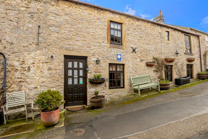 3 Bedroom Terraced House For Sale In Main Street, Great Longstone, Bakewell, DE45