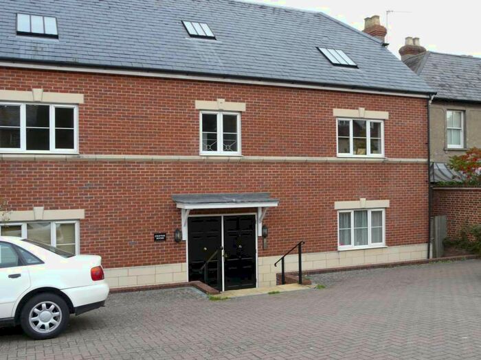 1 Bedroom Flat To Rent In Crofton House, Hungerford, RG17