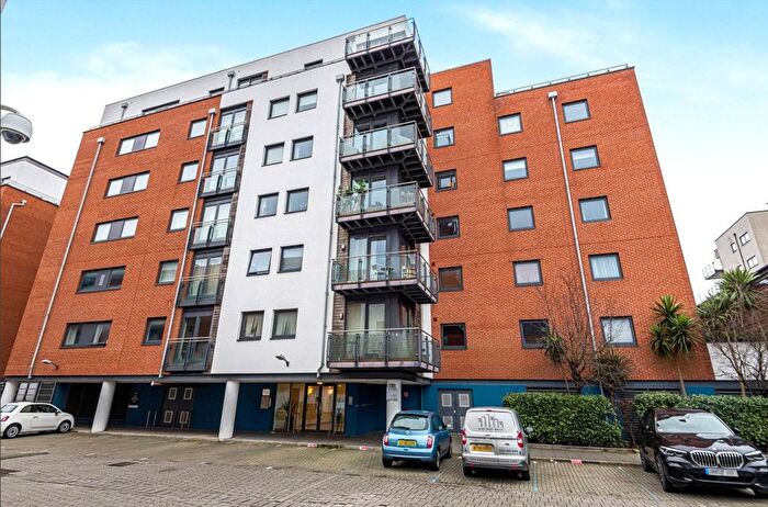 1 Bedroom Flat To Rent In Channel Way, Southampton, Hampshire, SO14