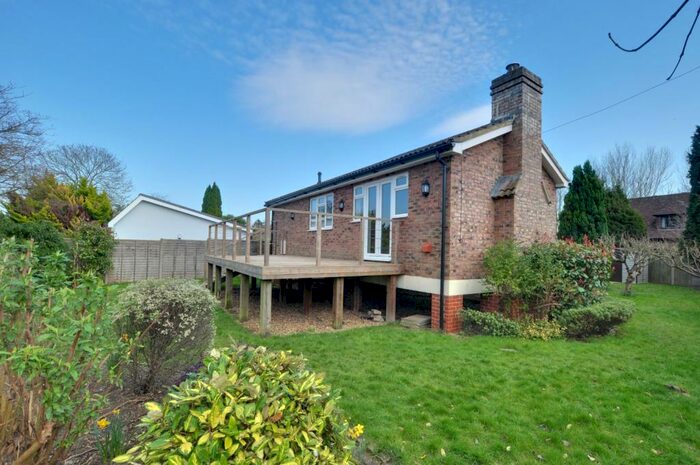 3 Bedroom Bungalow To Rent In Laleham Reach, Chertsey, Surrey, KT16