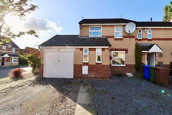 3 Bedroom Semi-Detached House For Sale In Blackburn Avenue, Brough, HU15