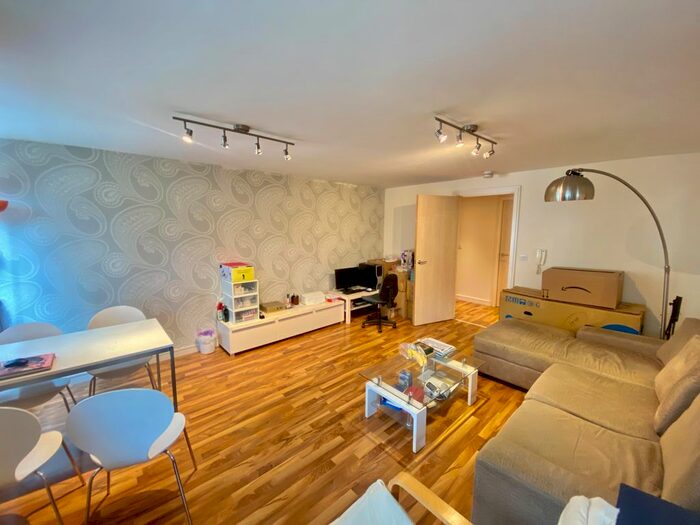 2 Bedroom Flat To Rent In The Quadrangle, Lower Ormond Street, Manchester, M1