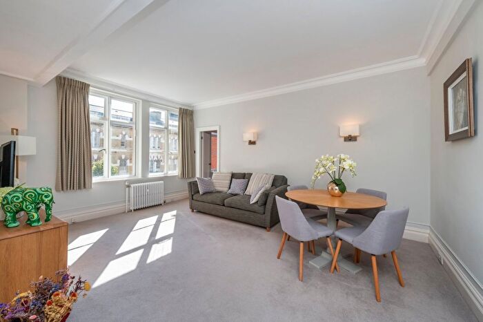 1 Bedroom Flat To Rent In Hallam Street, Marylebone, W1W