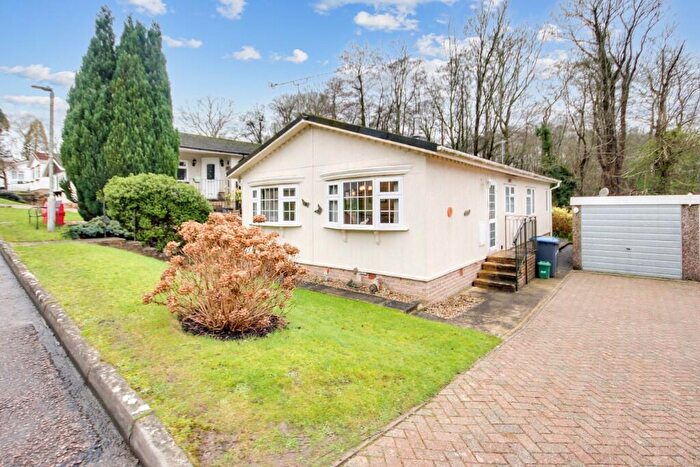 2 Bedroom Park Home For Sale In Siskin Avenue, Turners Hill Park, RH10