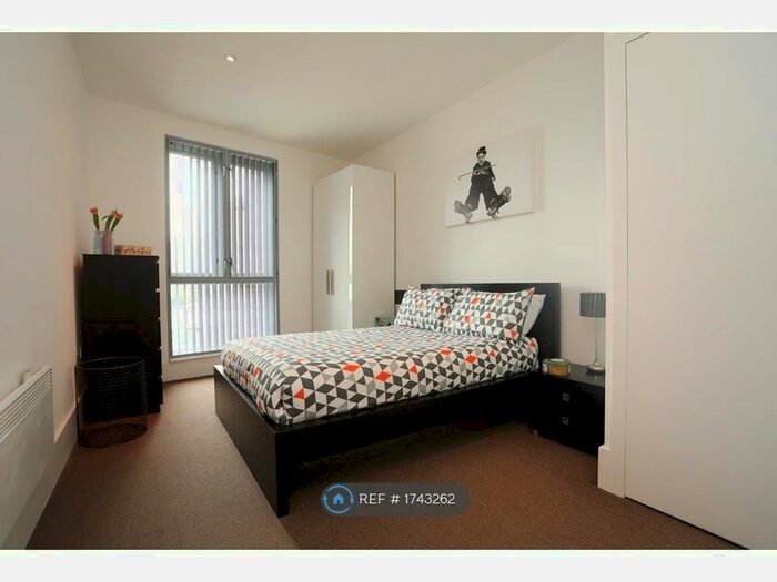 2 Bedroom Flat To Rent In Copenhagen Street, London, N1