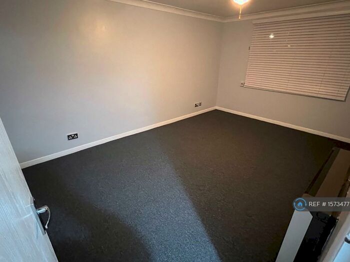 1 Bedroom Flat To Rent In Chopwell Close, London, E15