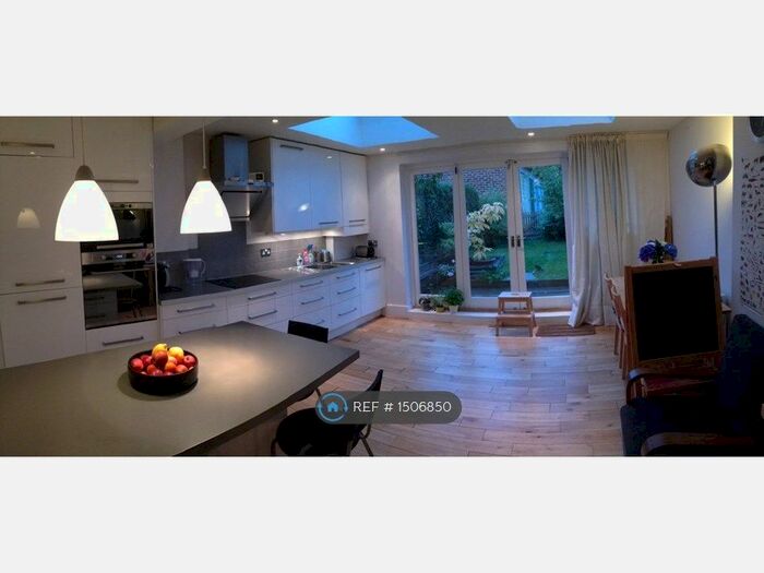 3 Bedroom Semi-Detached House To Rent In St. Faiths Road, London, SE21