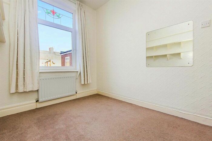 3 Bedroom Flat To Rent In Salisbury Avenue, Preston Village, North Shields, NE29