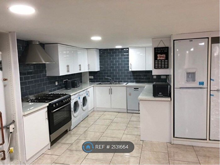 6 Bedroom Semi-Detached House To Rent In Oak Tree Lane, Selly Oak, Birmingham, B29