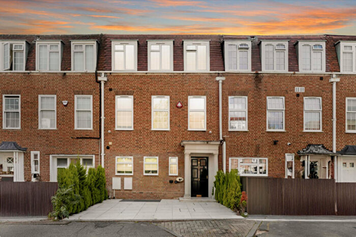 5 Bedroom Town House To Rent In The Marlowes, London, NW8