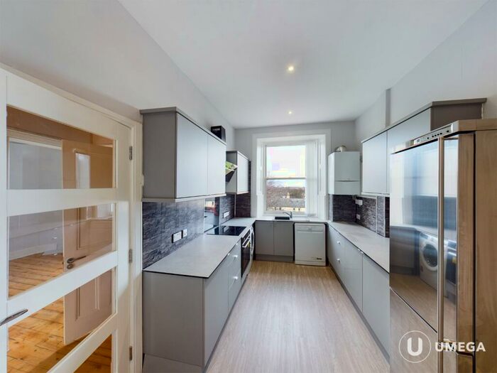 2 Bedroom Flat To Rent In Dalkeith Road, Newington, Edinburgh, EH16