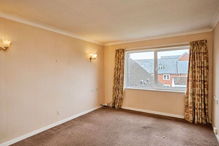 1 Bedroom Apartment For Sale In Homewight House, Newport, PO30