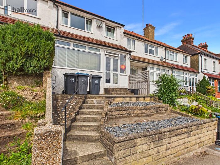 3 Bedroom Semi Detached House For Sale In Malcolm Road, Coulsdon, CR5