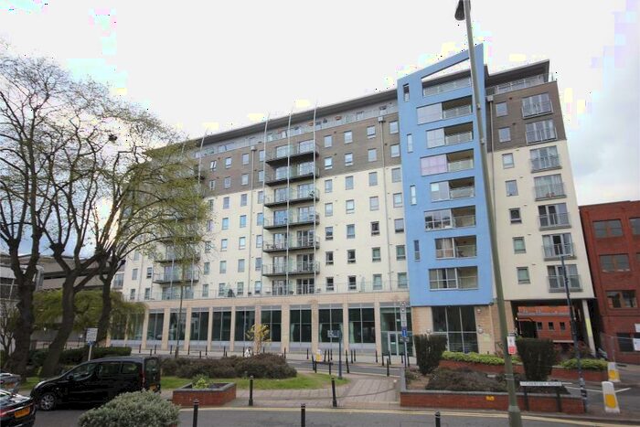 2 Bedroom Apartment To Rent In Woking, GU21