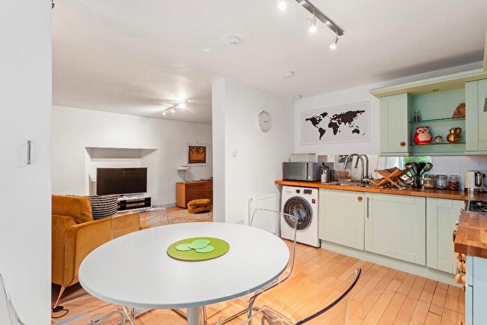 1 Bedroom House To Rent In Dean Path, Edinburgh, EH4