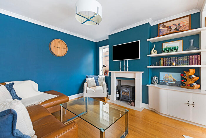 4 Bedroom Detached House For Sale In Station Road, Welham Green, AL9