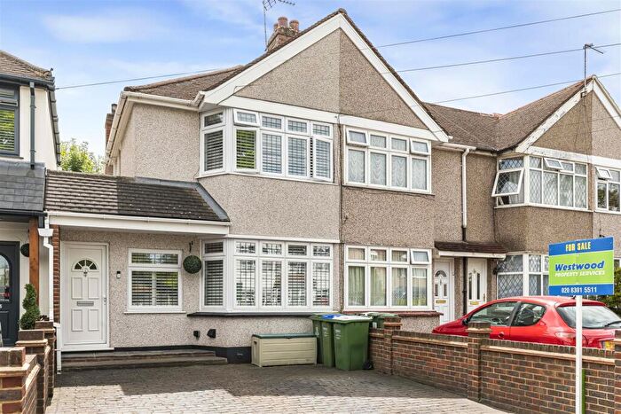 2 Bedroom End Of Terrace House For Sale In Howard Avenue, Bexley, DA5