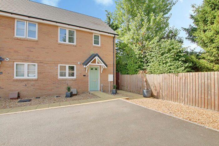 3 Bedroom Semi-Detached House For Sale In Lily Avenue, Wimblington, PE15