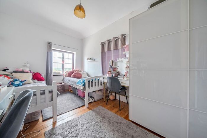 2 Bedroom Flat To Rent In Baston Manor Road, Hayes, Bromley, BR2