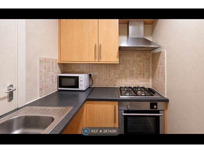 2 Bedroom Flat To Rent In Goldsmith Road, London, E10