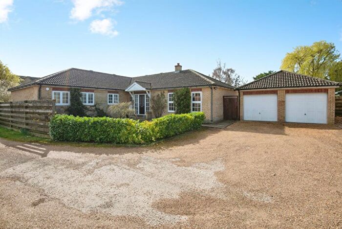 4 Bedroom Detached Bungalow For Sale In Leaden Hill, Orwell, Royston, SG8