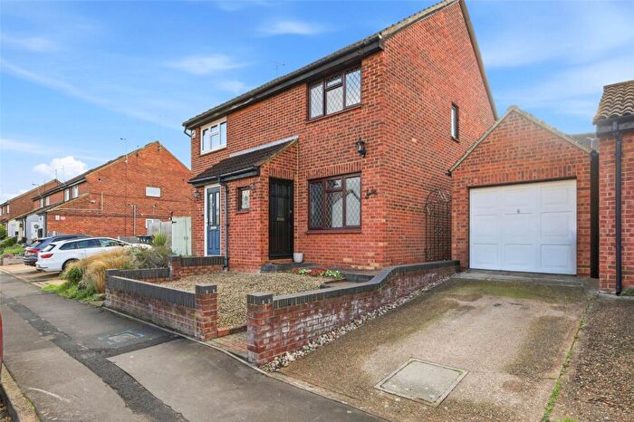 2 Bedroom Semi Detached House To Rent In Buckingham Road, Hockley, Essex, SS5