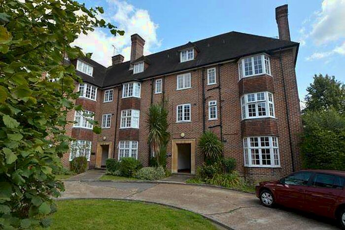 4 Bedroom Apartment To Rent In 4 Bedroom Top Floor Apartment In Guildford, GU2