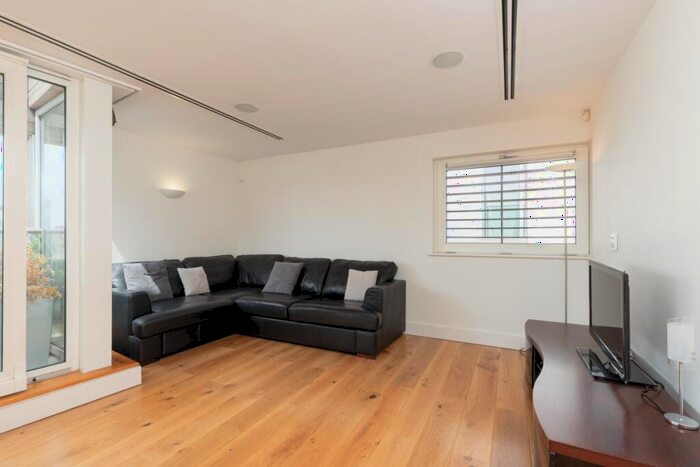 2 Bedroom Flat To Rent In Axis Court, London, SE16