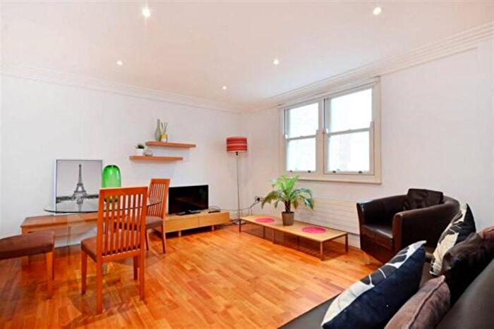 1 Bedroom Flat To Rent In Exchange Court, Covent Garden, London, WC2R