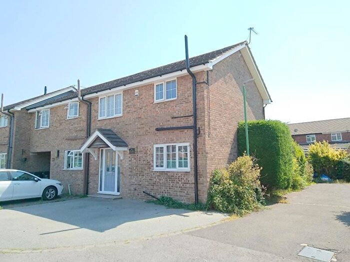 4 Bedroom End Terrace House For Sale In Heather Close, Bournemouth, BH8
