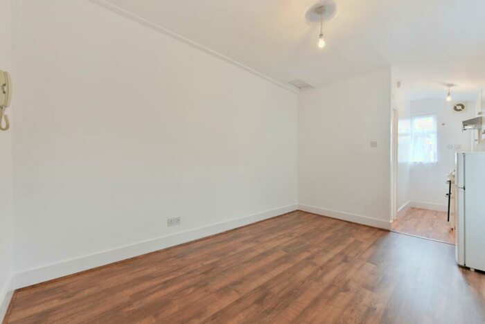 Studio To Rent In Blurton Road, Clapton, E5
