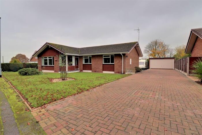 3 Bedroom Bungalow For Sale In St. Johns Close, Stowe-By-Chartley, Stafford ST18
