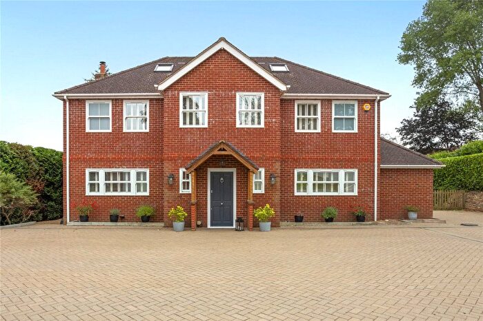 4 Bedroom Detached House For Sale In Upper Hale Road, Farnham, Surrey, GU9