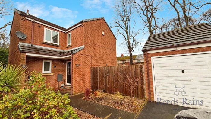3 Bedroom Detached House For Sale In Longlands Drive, Houghton Le Spring, Tyne And Wear, DH5