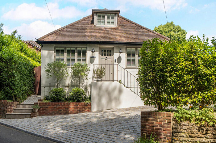 3 Bedroom Detached House For Sale In Wych Hill Rise, Woking, Surrey, GU22