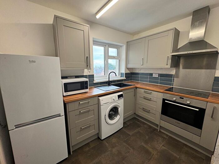 2 Bedroom Flat To Rent In Plantshill Crescent, CV4