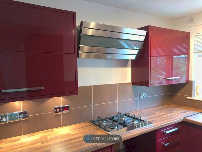 2 Bedroom Flat To Rent In Western Road, Cambuslang, Glasgow, G72